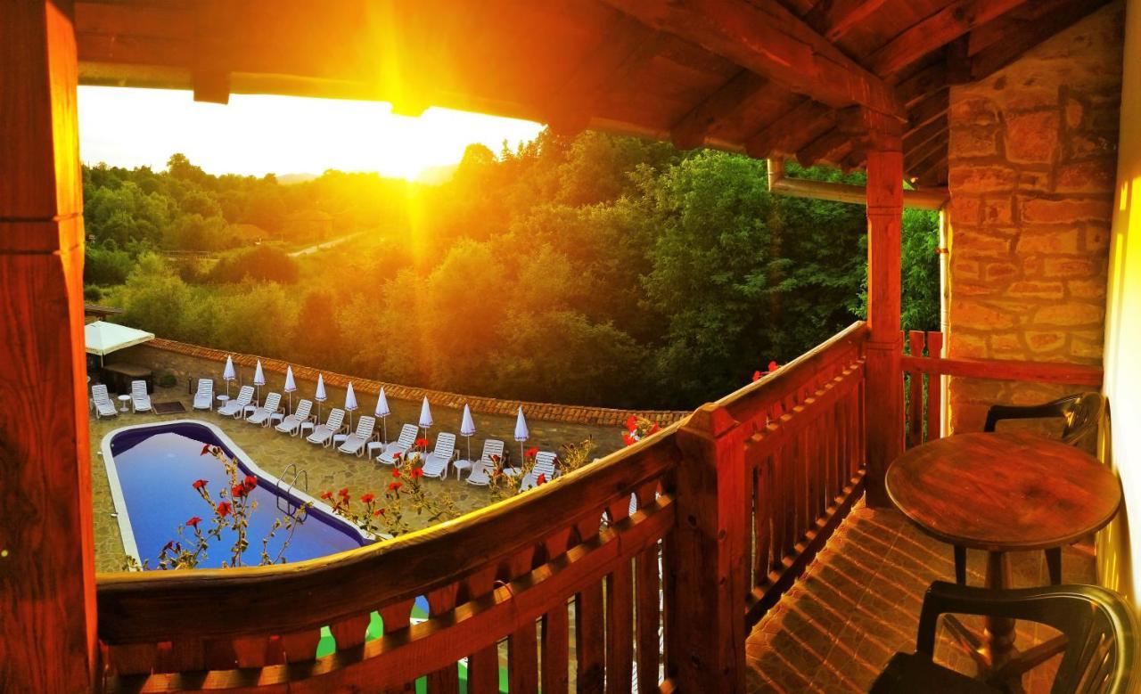 Yakovtsi Inn Exterior foto